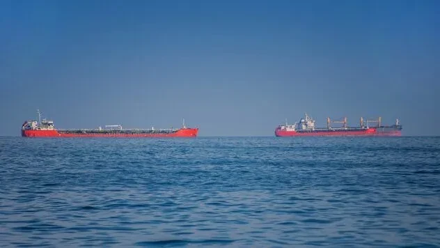 Понад 170 тис. тонн: підсанкційні танкери везли до РФ пальне з Південної Кореї